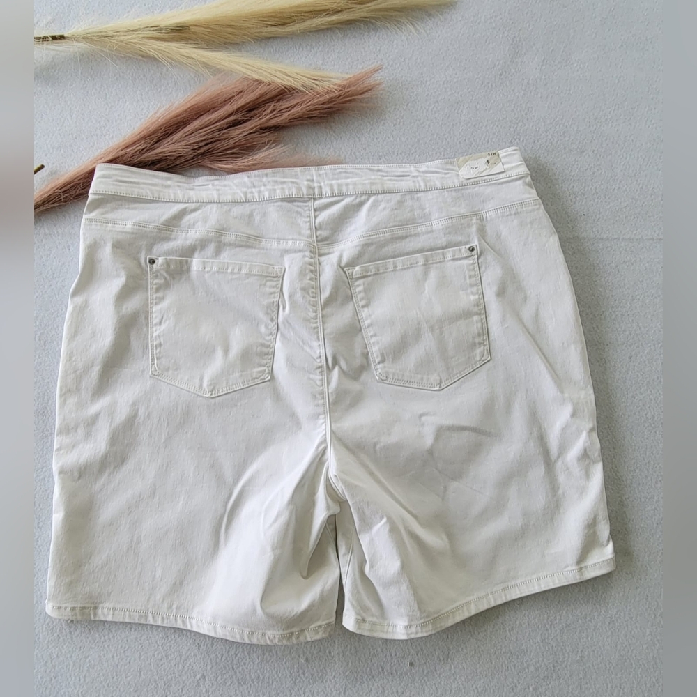 Curve Appeal Curve Creator Womens 24W White Pull-on shorts NWT Style VNJ00588U - Picture 12 of 12